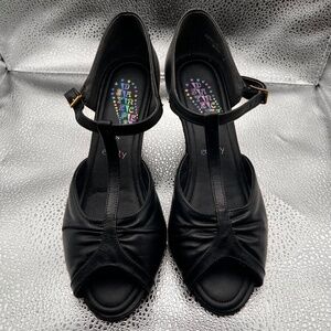 💃 DANCING SHOES  Equity  - Made in England.            AS NEW